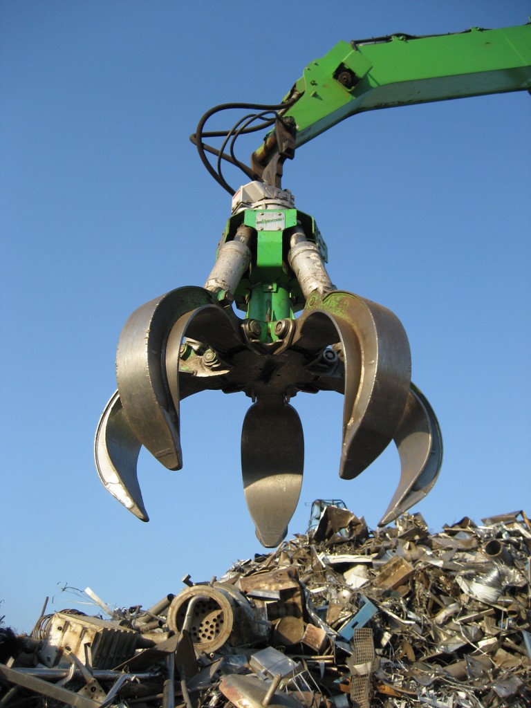 SENNEBOGEN Attachment Lineup Includes New 5Tine Grapples Marketing