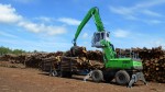 Elmsdale Lumber recognized that the dual-transmission design of the 830 M-T was the right idea to solve reliability problems encountered when other log handlers pull 30,000 lb. (13,608 kg) trailer loads.