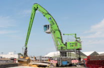 The Port Handling Specialists: SENNEBOGEN Offers More Choices For The 870 E And 875 E Hybrid Models